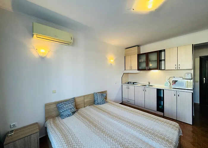 Апартамент Saint Elena Complex 47 *